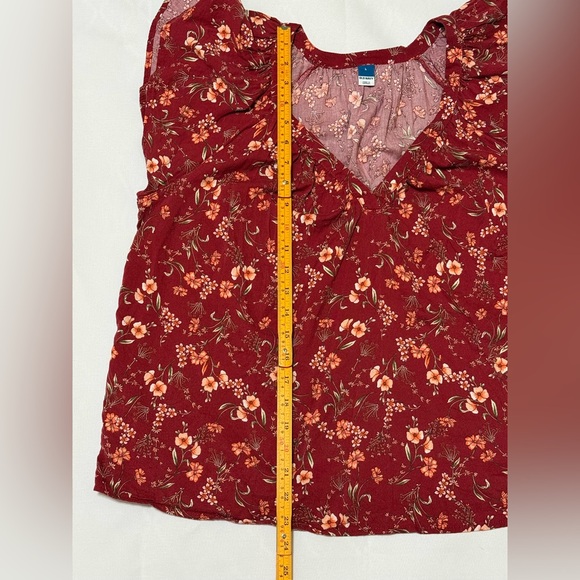 Old Navy Dark Red Floral Flutter Sleeve Top - Size L - EUC - Picture 5 of 9
